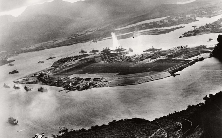 El Ataque a Pearl Harbor (Urano 29 tauro)